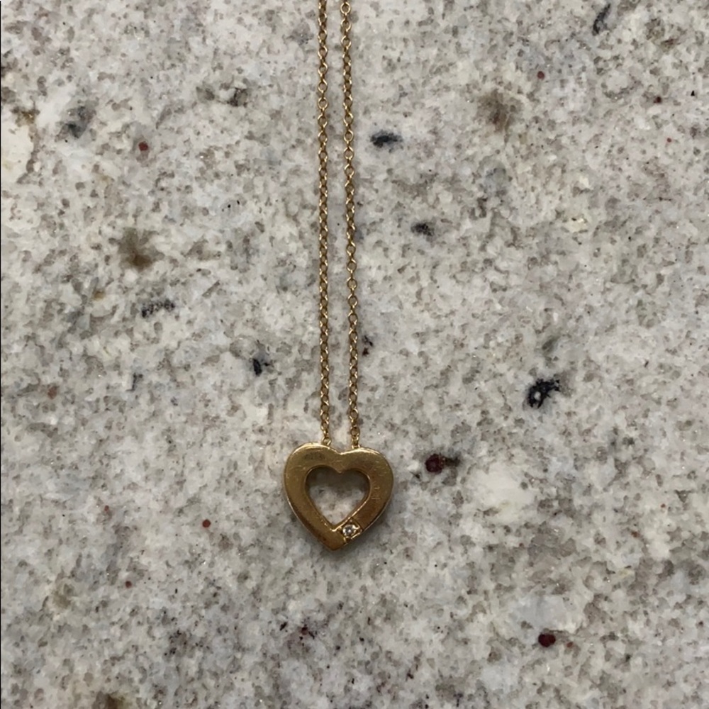 Gold chain with heart pendant - Picture 2 of 6